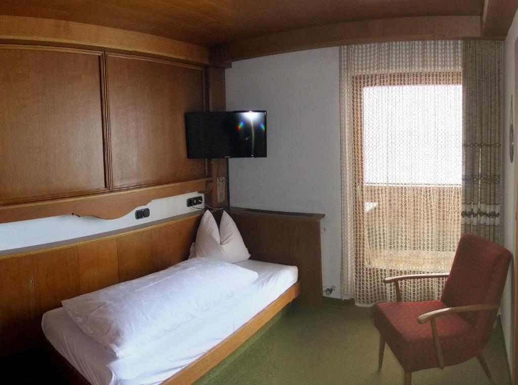 Hotel Garni Obermair Mayrhofen Room photo